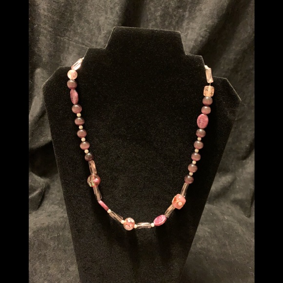 Mauve, pink, white beaded necklace. - Picture 4 of 5